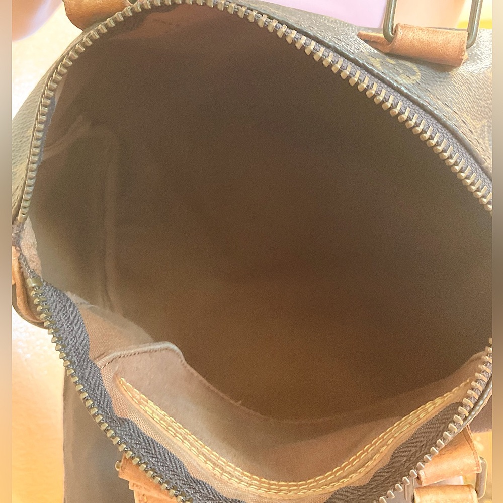 Louis Vuitton Vintage Speedy 25 - Picture 9 of 16